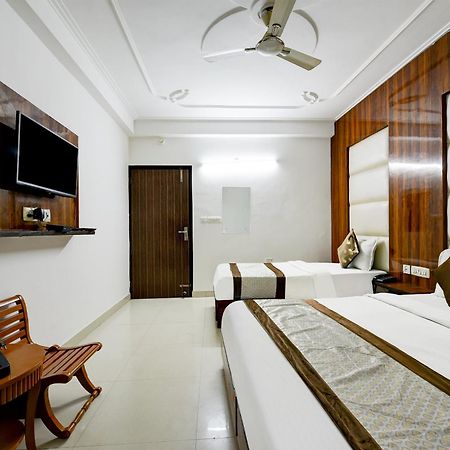 Airport Hotel Kiara - New Delhi Airport Buitenkant foto