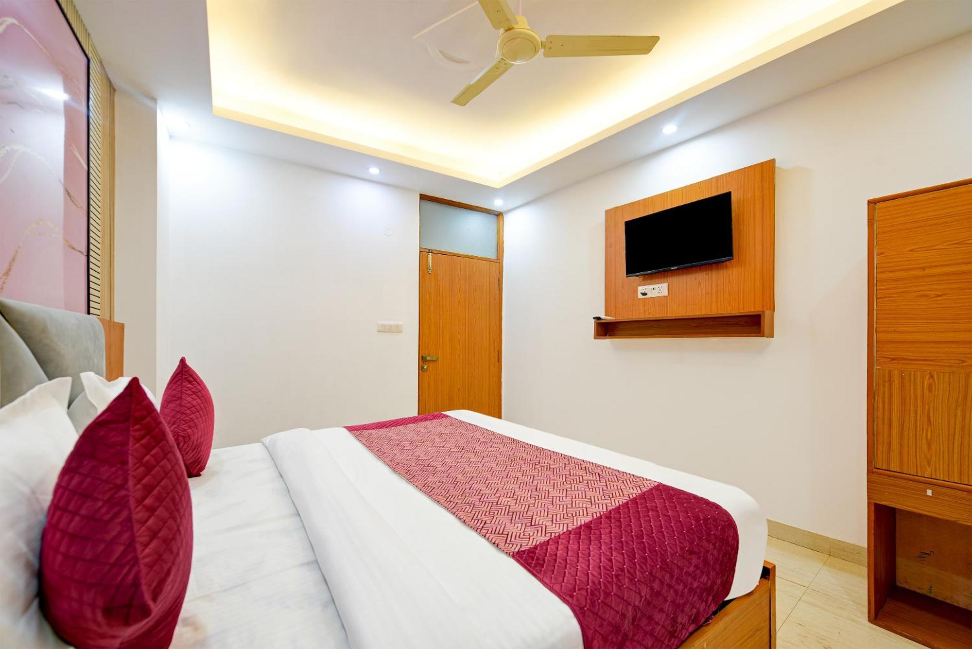 Airport Hotel Kiara - New Delhi Airport Buitenkant foto