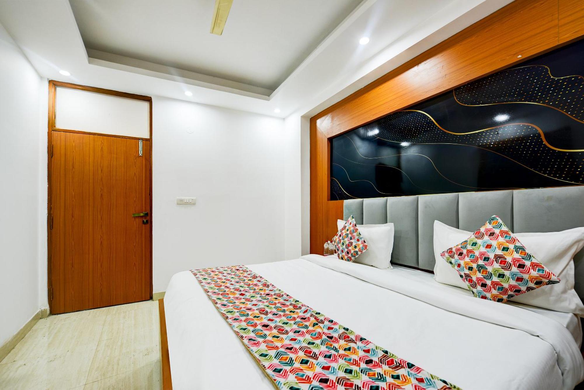 Airport Hotel Kiara - New Delhi Airport Buitenkant foto