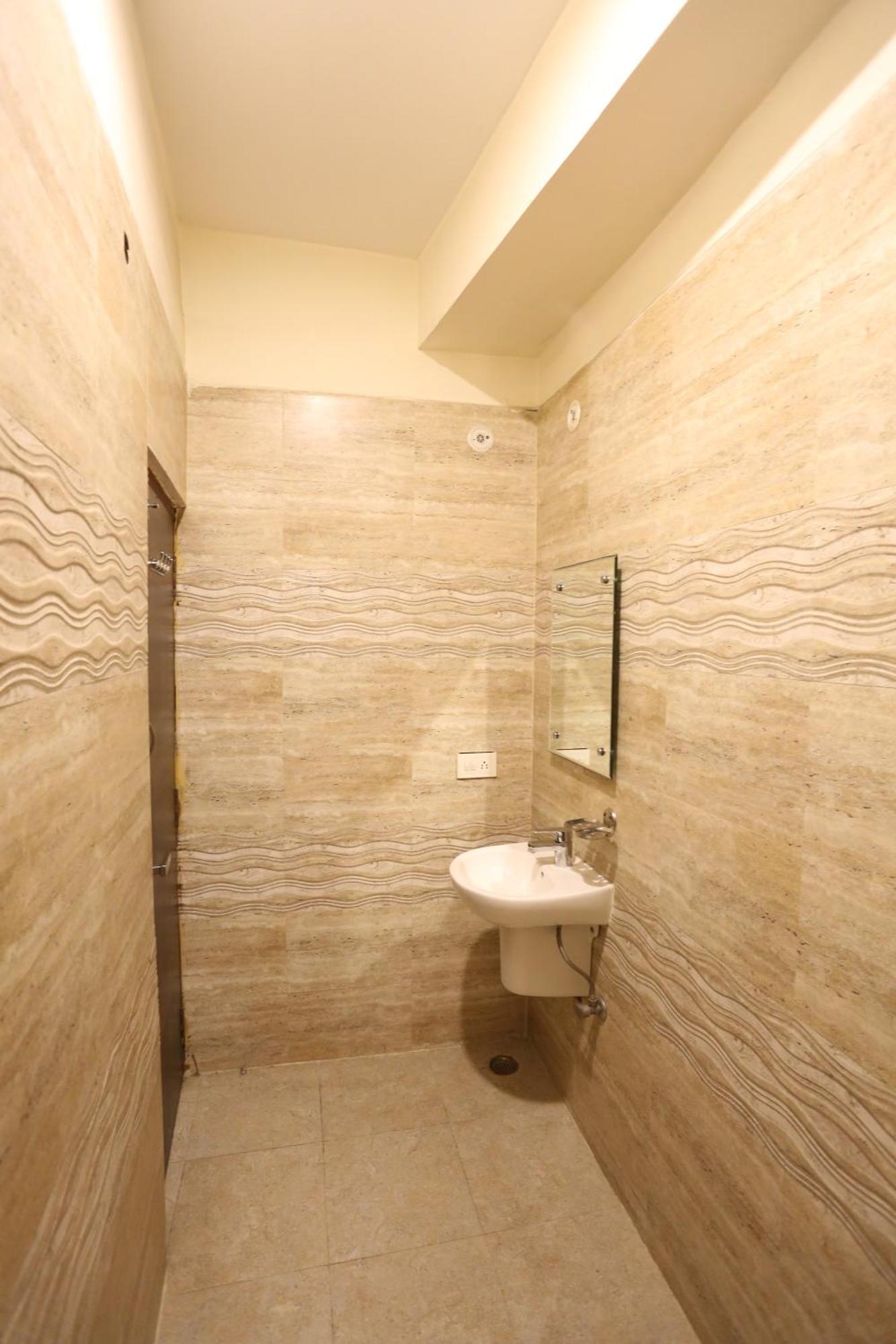Airport Hotel Kiara - New Delhi Airport Buitenkant foto