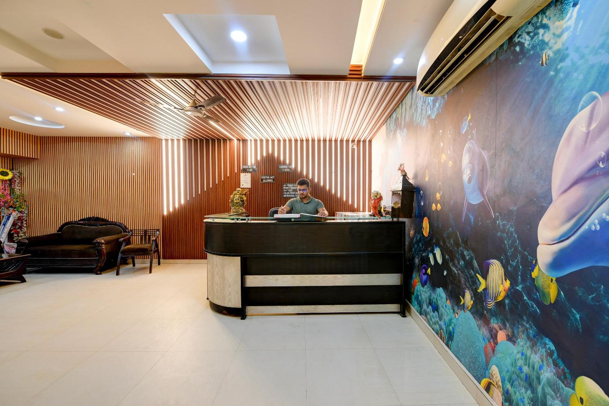 Airport Hotel Kiara - New Delhi Airport Buitenkant foto