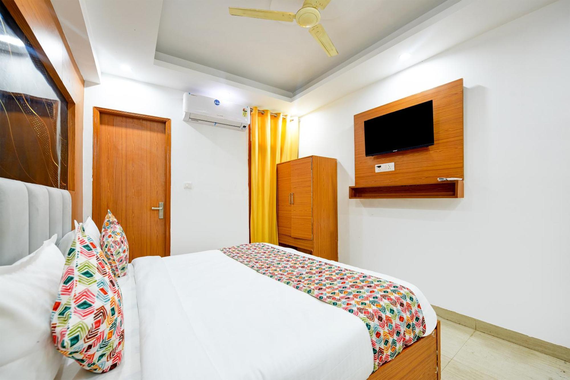Airport Hotel Kiara - New Delhi Airport Buitenkant foto