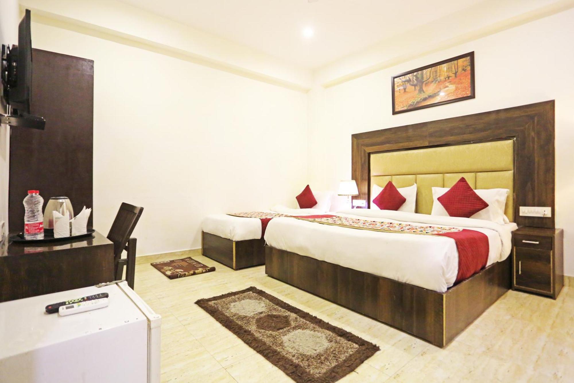 Airport Hotel Kiara - New Delhi Airport Buitenkant foto