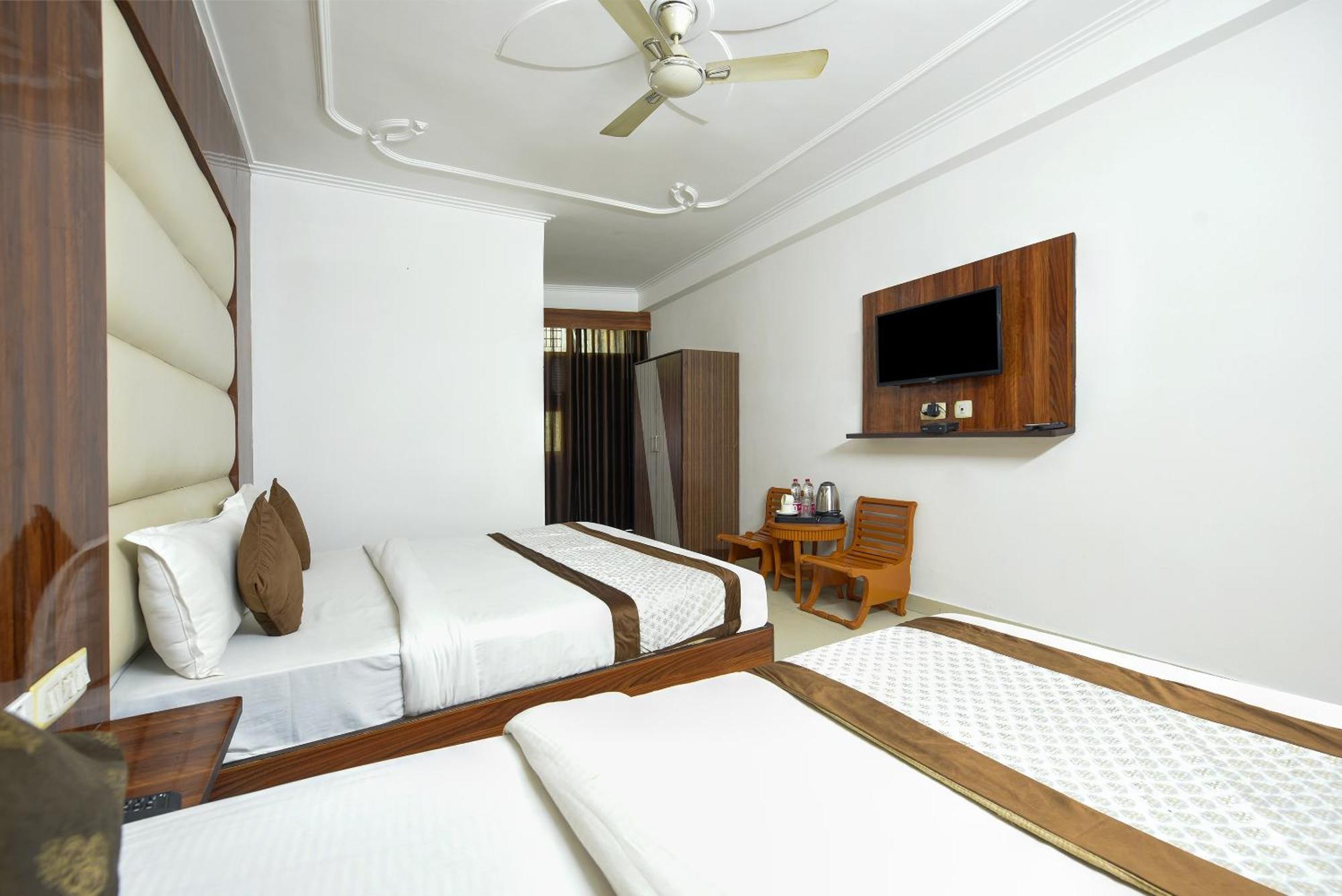 Airport Hotel Kiara - New Delhi Airport Buitenkant foto