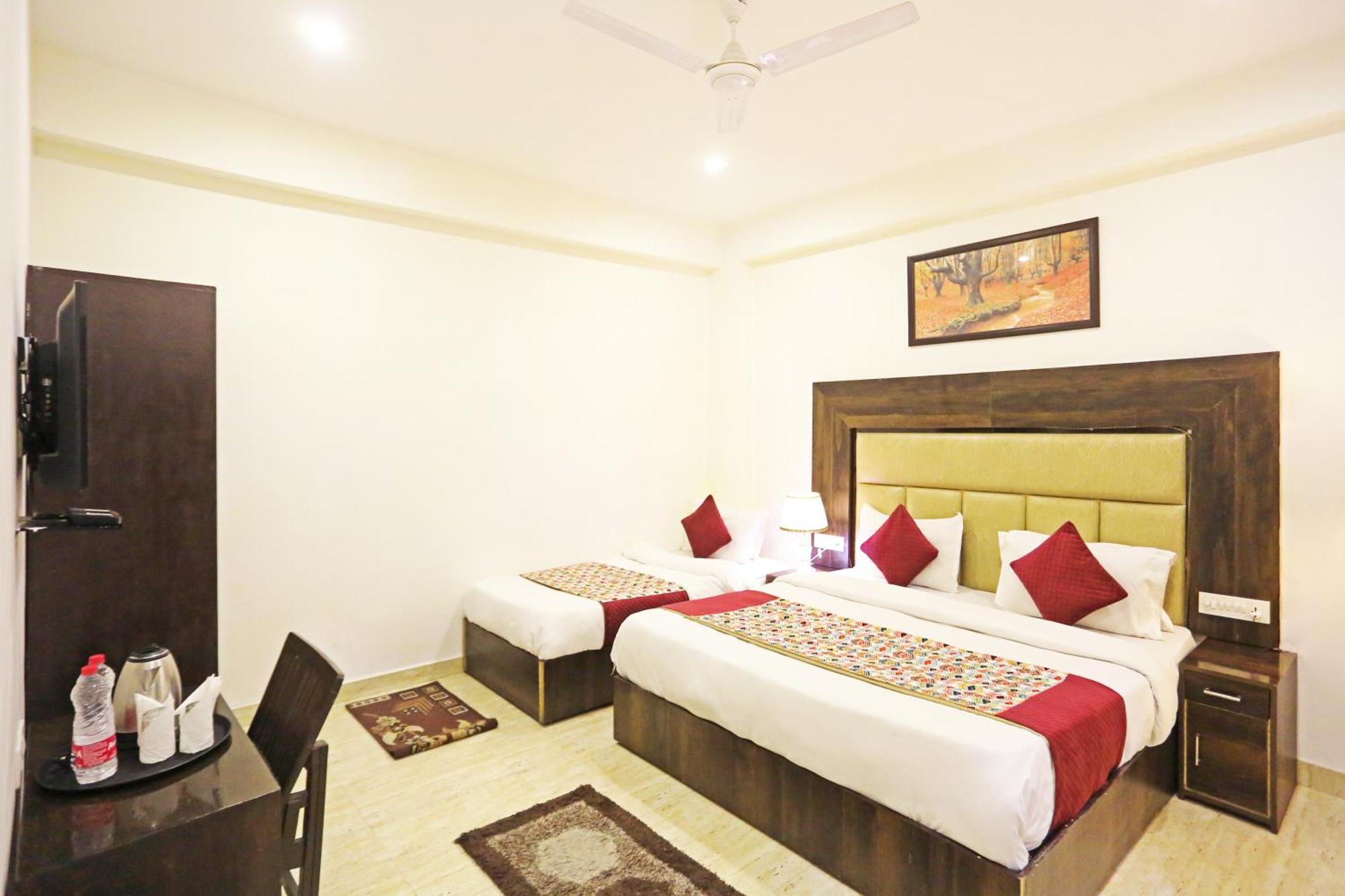Airport Hotel Kiara - New Delhi Airport Buitenkant foto