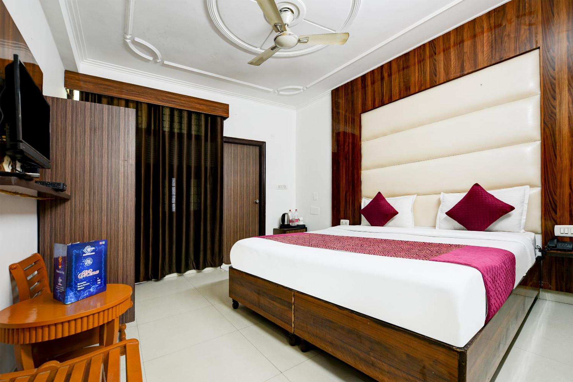 Airport Hotel Kiara - New Delhi Airport Buitenkant foto