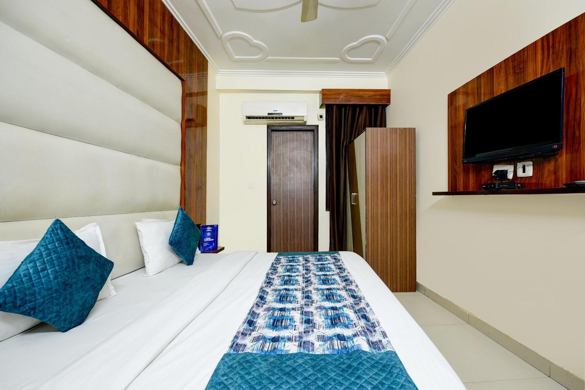 Airport Hotel Kiara - New Delhi Airport Buitenkant foto