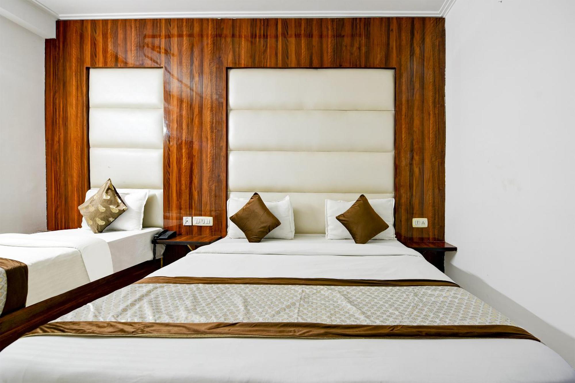 Airport Hotel Kiara - New Delhi Airport Buitenkant foto