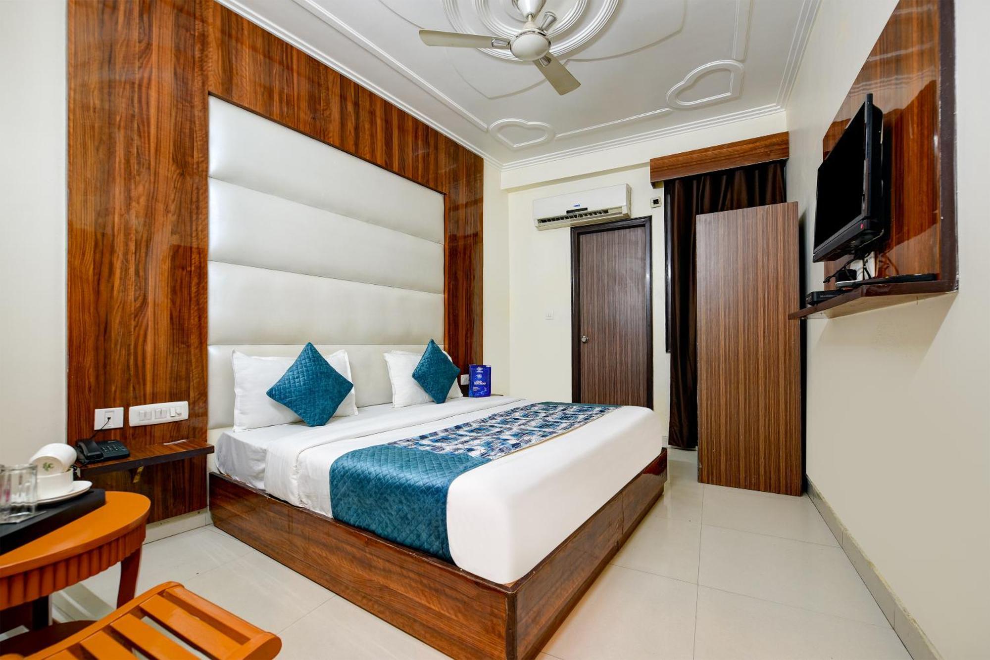 Airport Hotel Kiara - New Delhi Airport Buitenkant foto