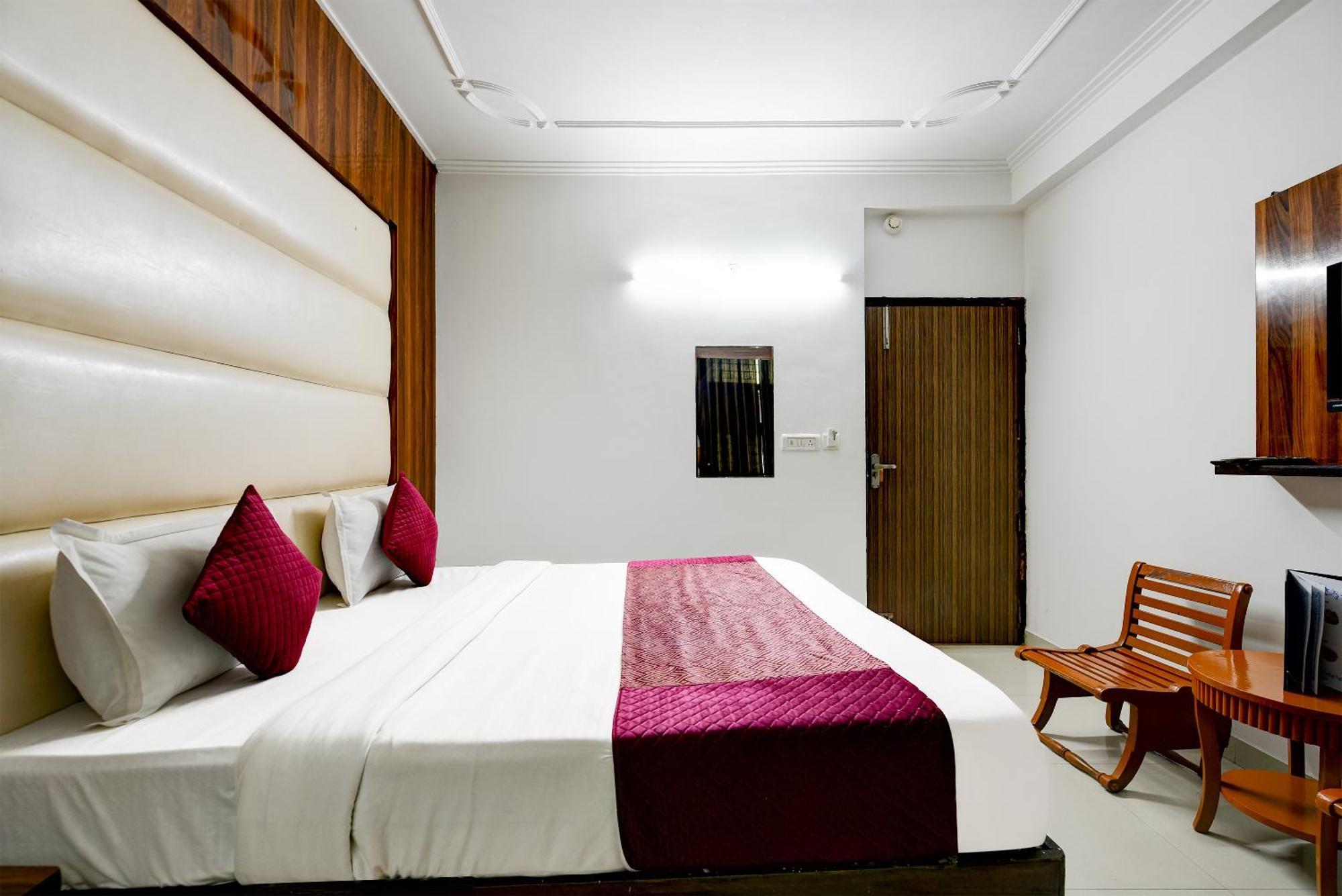 Airport Hotel Kiara - New Delhi Airport Buitenkant foto