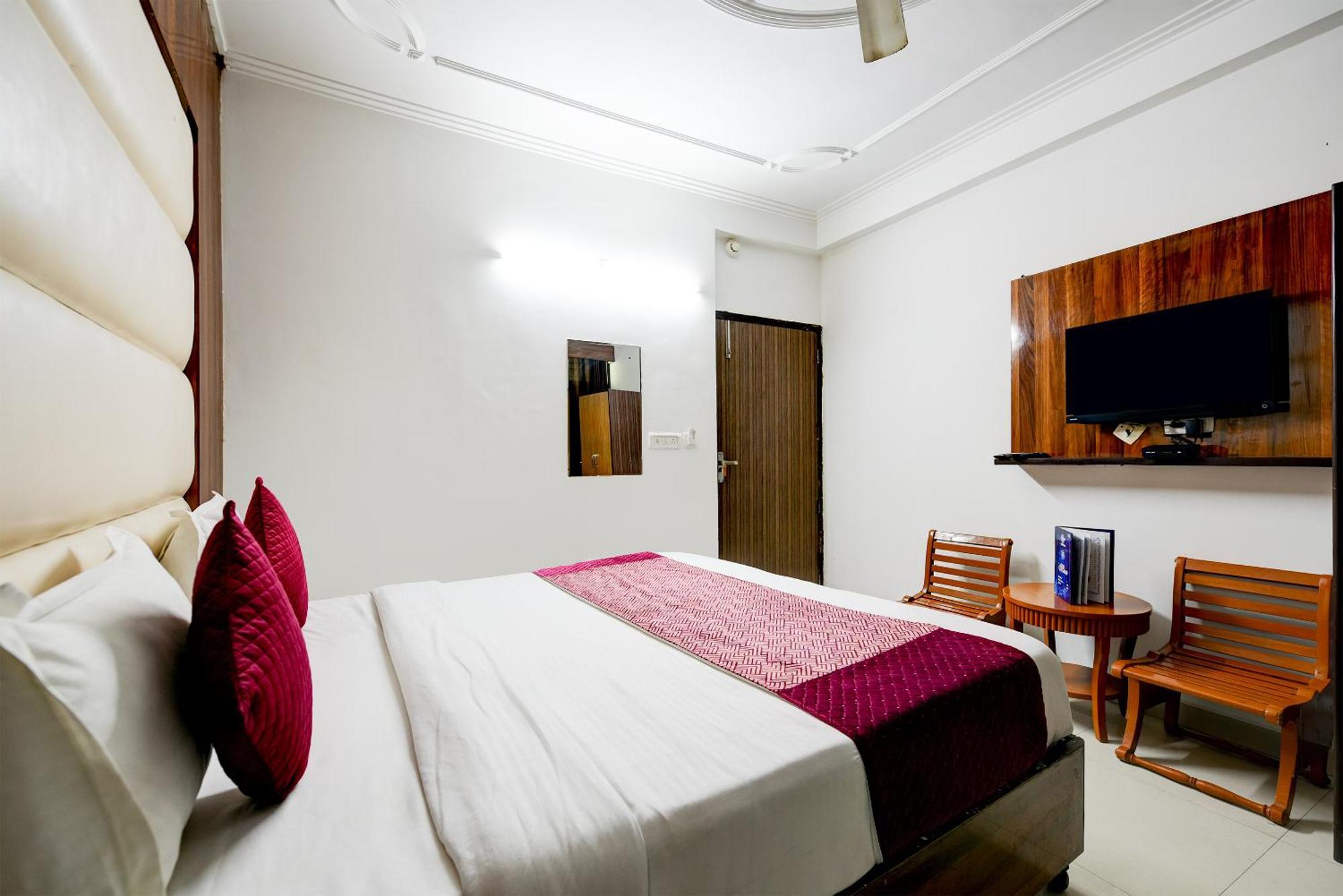 Airport Hotel Kiara - New Delhi Airport Buitenkant foto