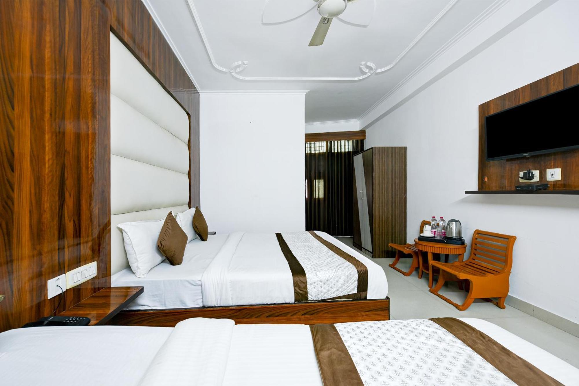 Airport Hotel Kiara - New Delhi Airport Buitenkant foto