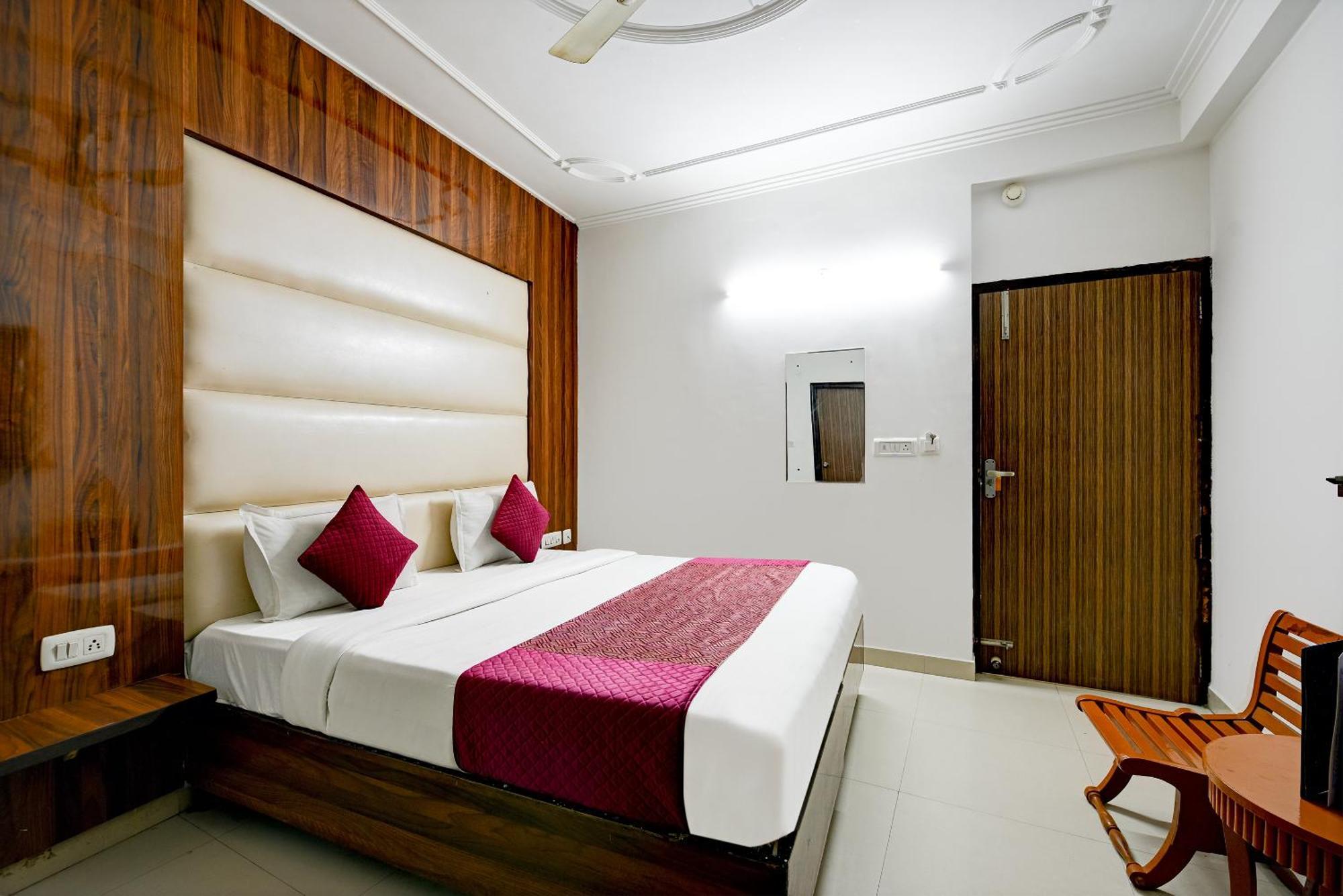 Airport Hotel Kiara - New Delhi Airport Buitenkant foto