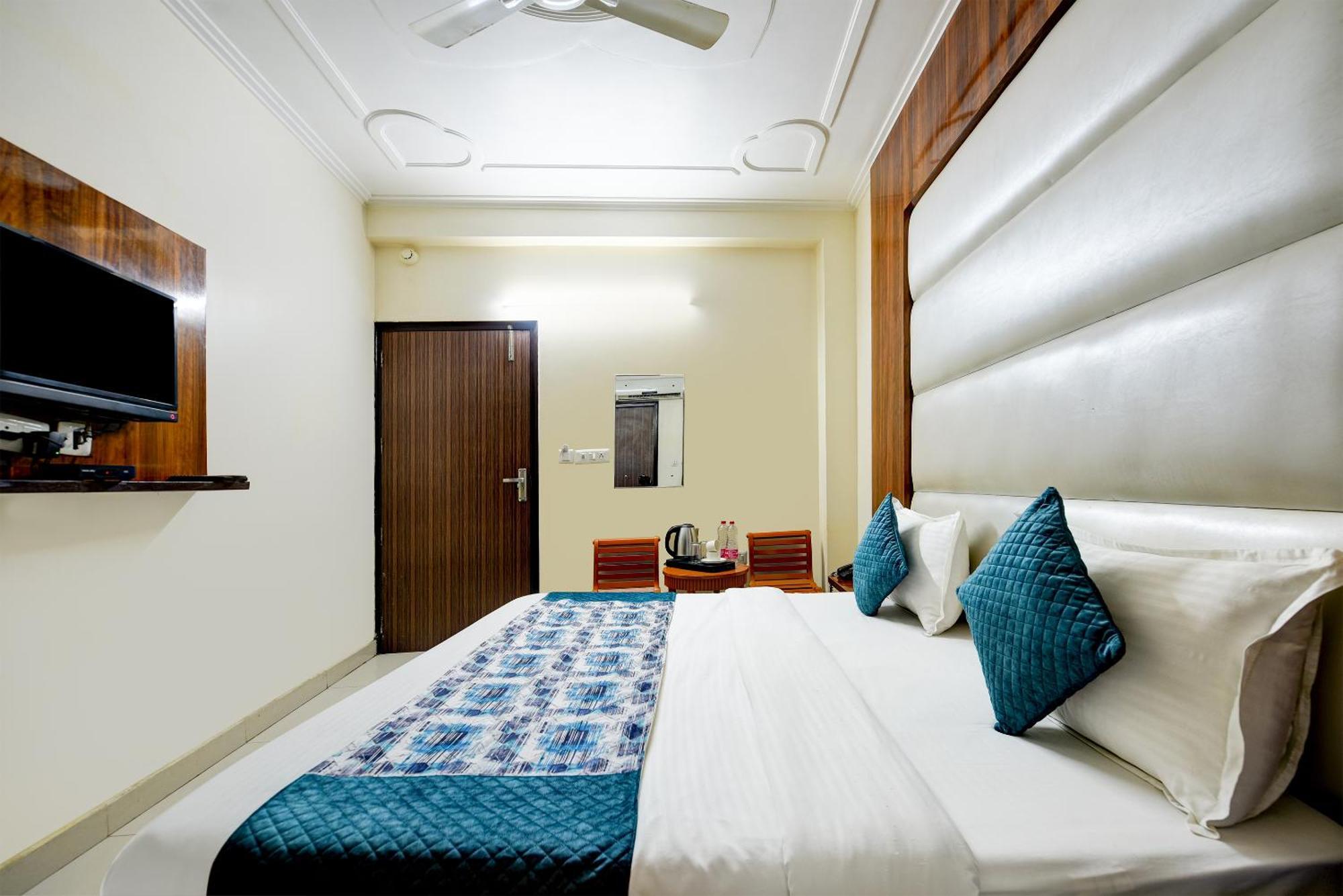 Airport Hotel Kiara - New Delhi Airport Buitenkant foto