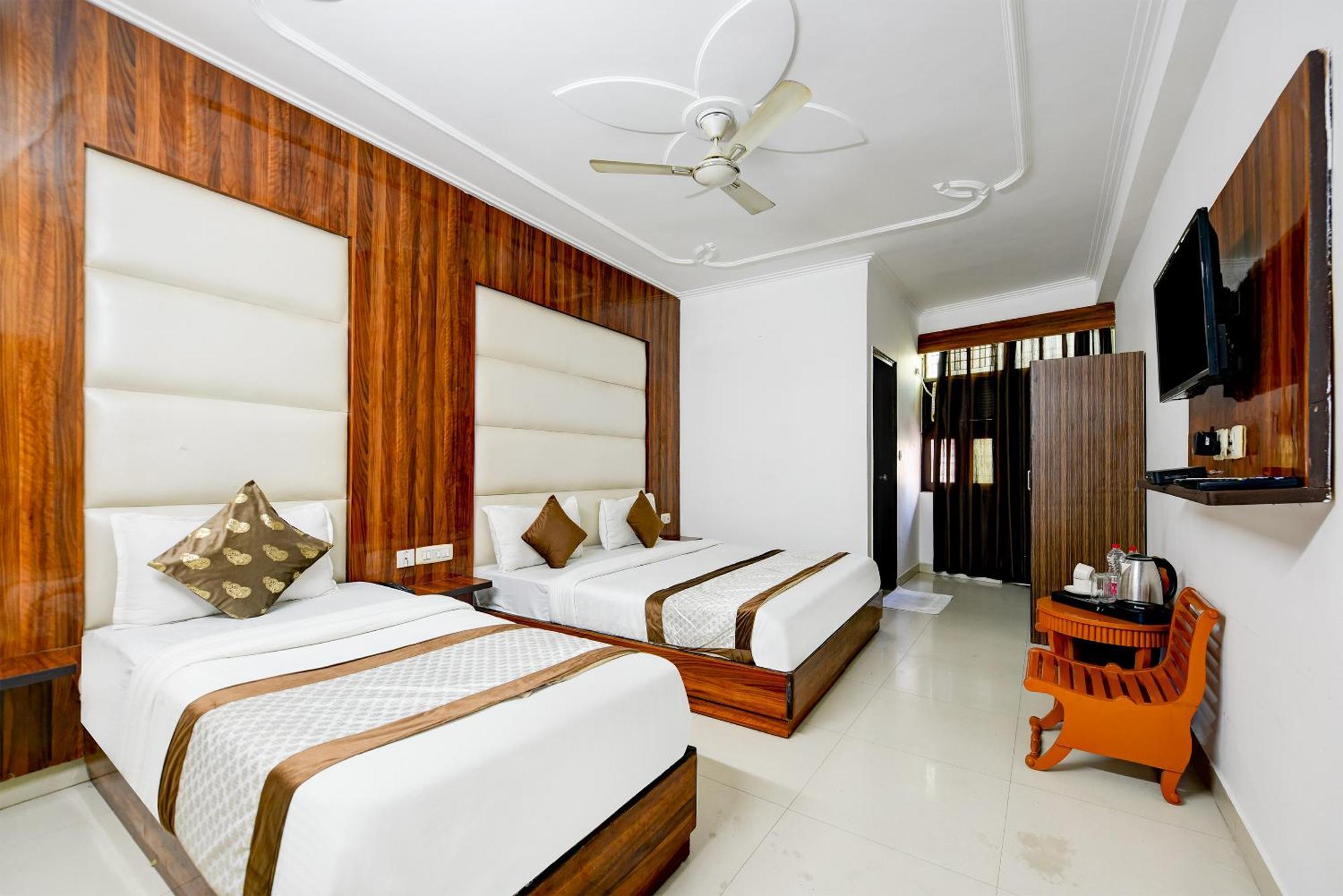 Airport Hotel Kiara - New Delhi Airport Buitenkant foto